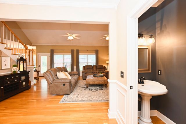 107 Greenfield Ln, Castalian Springs, TN 37031