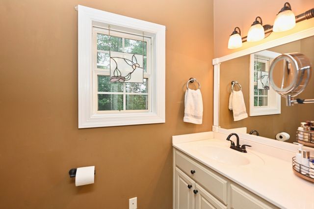 107 Greenfield Ln, Castalian Springs, TN 37031