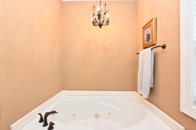 107 Greenfield Ln, Castalian Springs, TN 37031