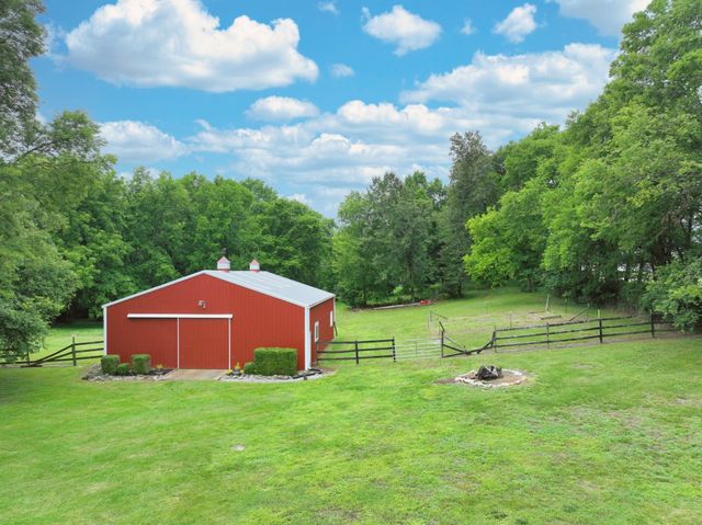 107 Greenfield Ln, Castalian Springs, TN 37031