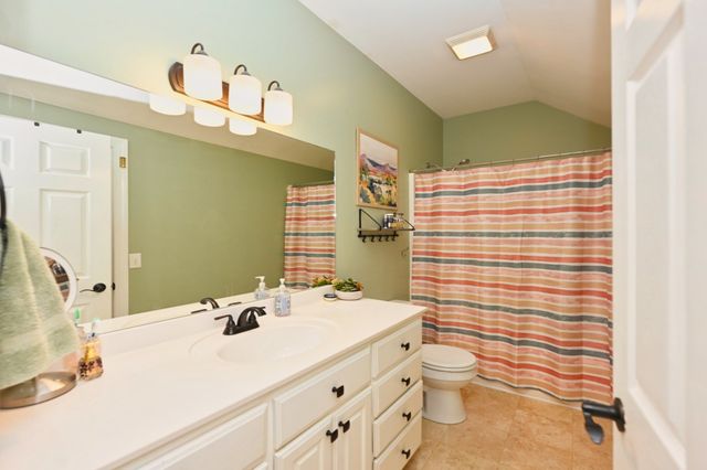 107 Greenfield Ln, Castalian Springs, TN 37031