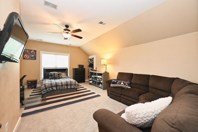107 Greenfield Ln, Castalian Springs, TN 37031