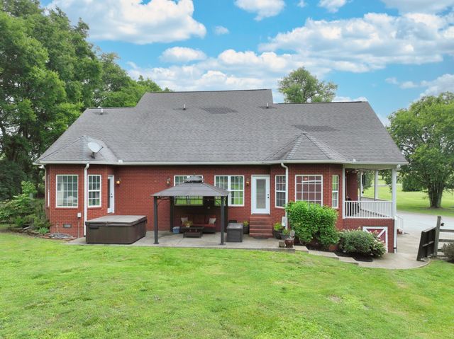 107 Greenfield Ln, Castalian Springs, TN 37031