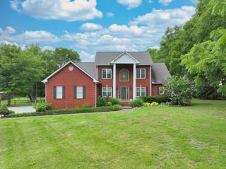 107 Greenfield Ln, Castalian Springs, TN 37031