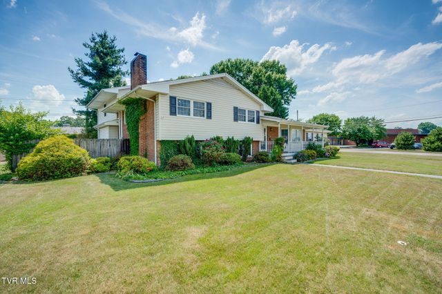 1801 Hermitage Drive, Kingsport, TN 37664