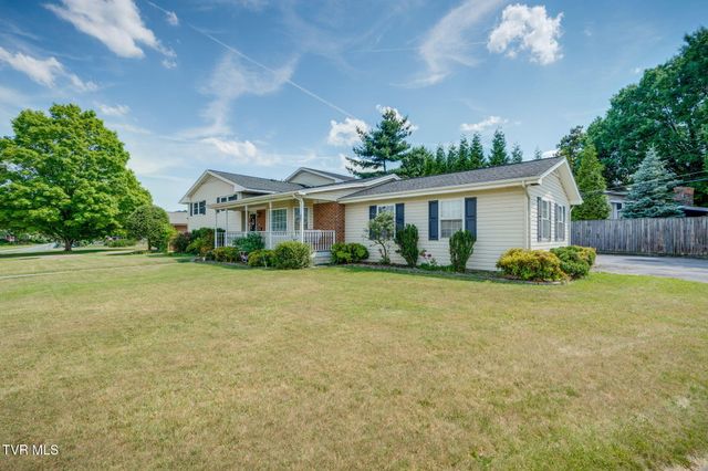 1801 Hermitage Drive, Kingsport, TN 37664