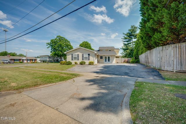 1801 Hermitage Drive, Kingsport, TN 37664