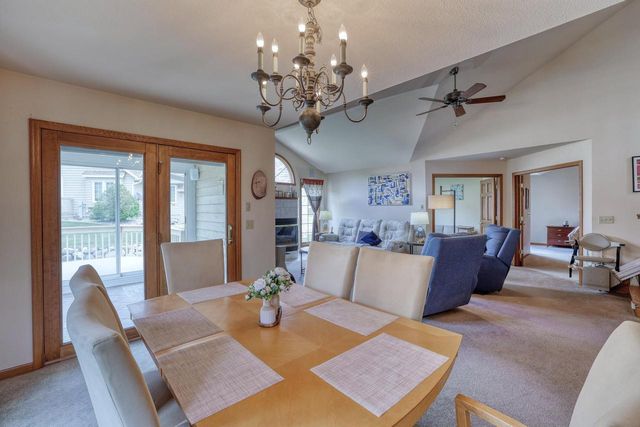 940 Spyglass HILL, Waterford, WI 53185