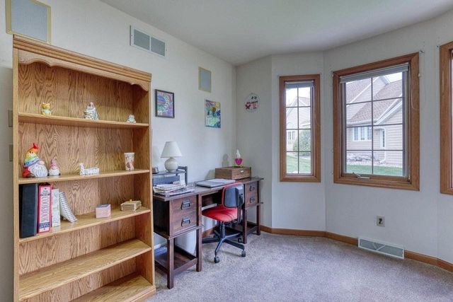 940 Spyglass HILL, Waterford, WI 53185