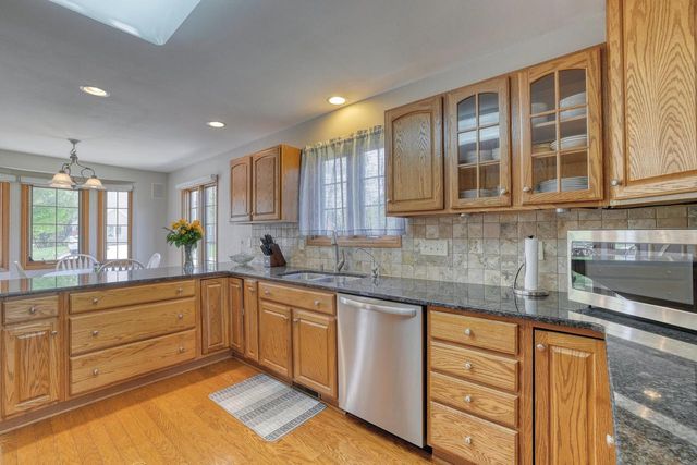 940 Spyglass HILL, Waterford, WI 53185