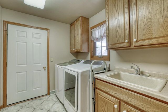940 Spyglass HILL, Waterford, WI 53185