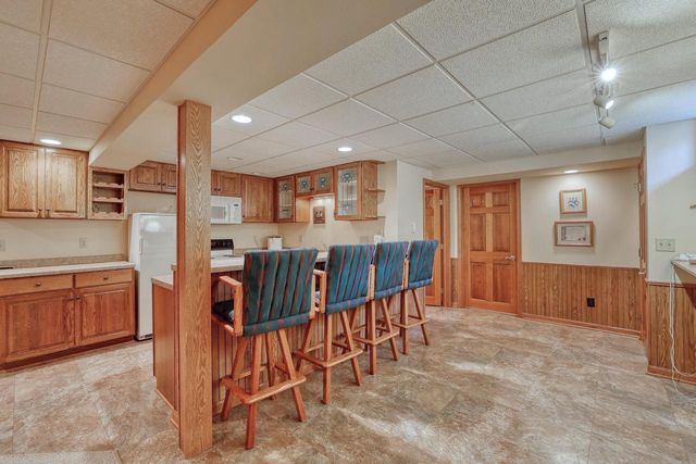 940 Spyglass HILL, Waterford, WI 53185