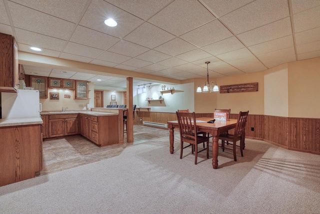 940 Spyglass HILL, Waterford, WI 53185
