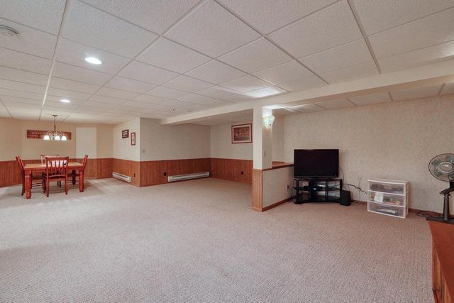 940 Spyglass HILL, Waterford, WI 53185
