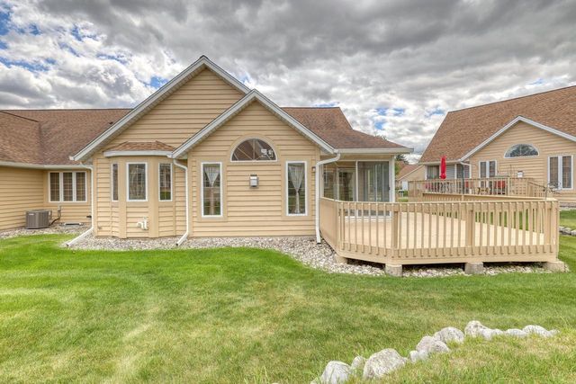 940 Spyglass HILL, Waterford, WI 53185