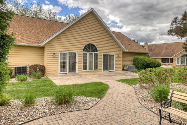 940 Spyglass HILL, Waterford, WI 53185