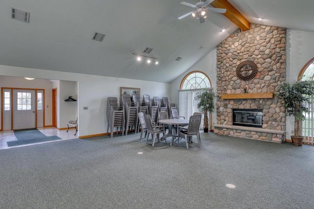 940 Spyglass HILL, Waterford, WI 53185