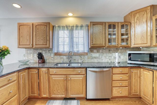940 Spyglass HILL, Waterford, WI 53185