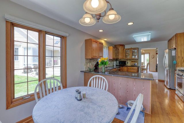 940 Spyglass HILL, Waterford, WI 53185