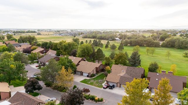 38 N WHITE BARN DR, Pleasant View, UT 84414