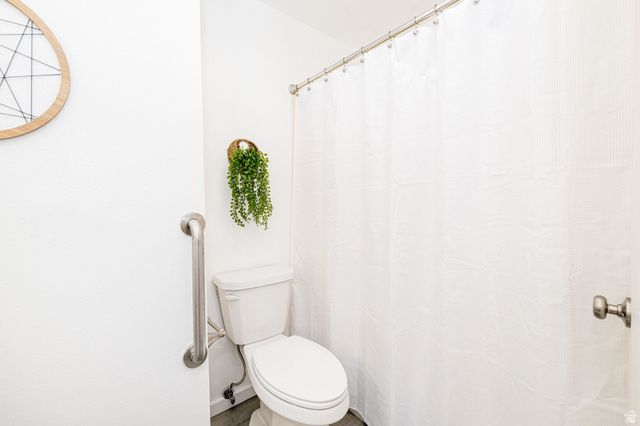 38 N WHITE BARN DR, Pleasant View, UT 84414