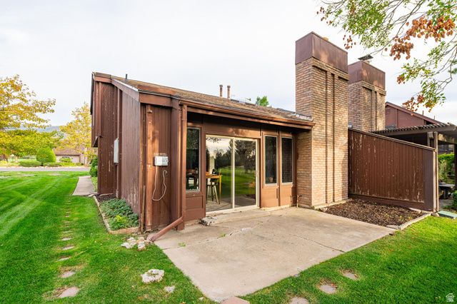 38 N WHITE BARN DR, Pleasant View, UT 84414