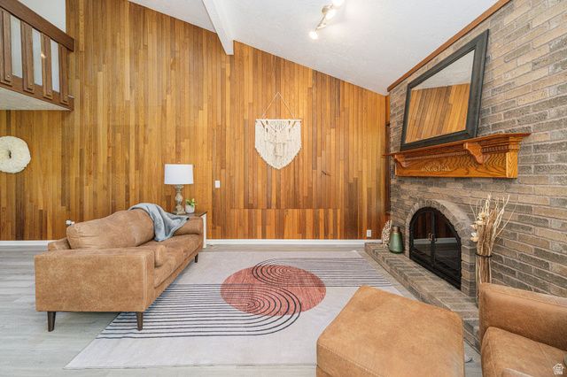 38 N WHITE BARN DR, Pleasant View, UT 84414