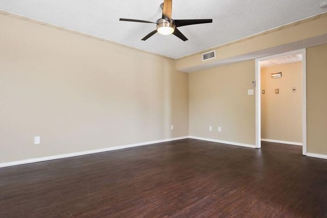 4524 Amesbury Drive C, Dallas, TX 75206