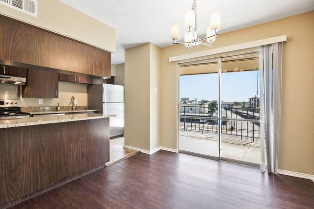 4524 Amesbury Drive C, Dallas, TX 75206