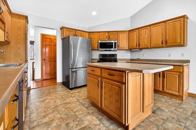 1321 SHOOTING STAR DRIVE, Neenah, WI 54956