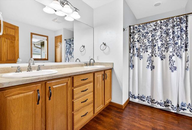 1321 SHOOTING STAR DRIVE, Neenah, WI 54956