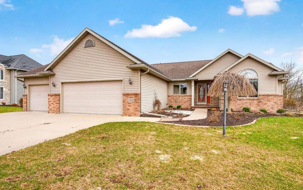 1321 SHOOTING STAR DRIVE, Neenah, WI 54956