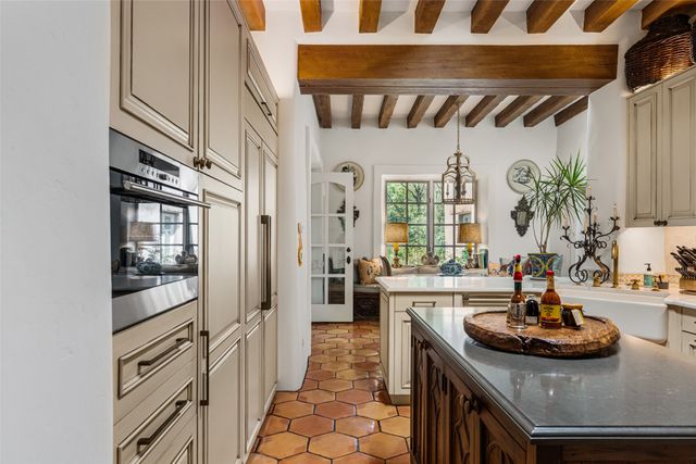 1379 Canyon Road, Santa Fe, NM 87501