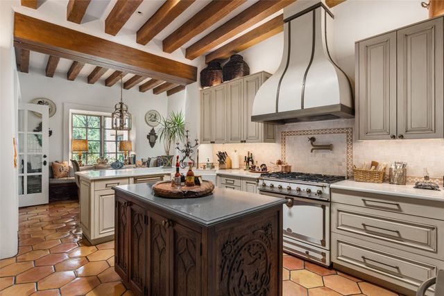 1379 Canyon Road, Santa Fe, NM 87501