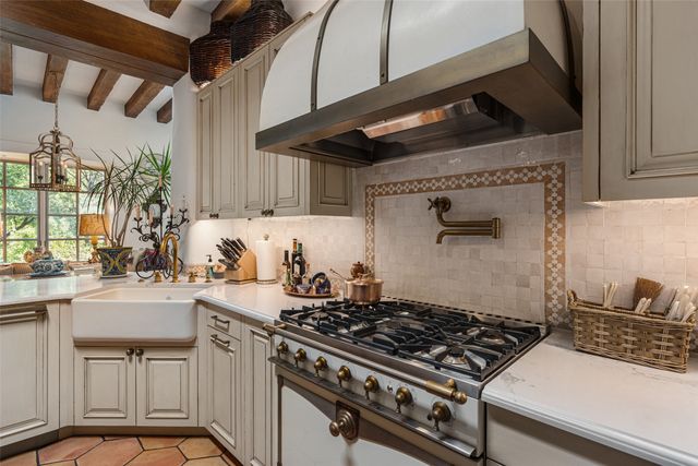 1379 Canyon Road, Santa Fe, NM 87501