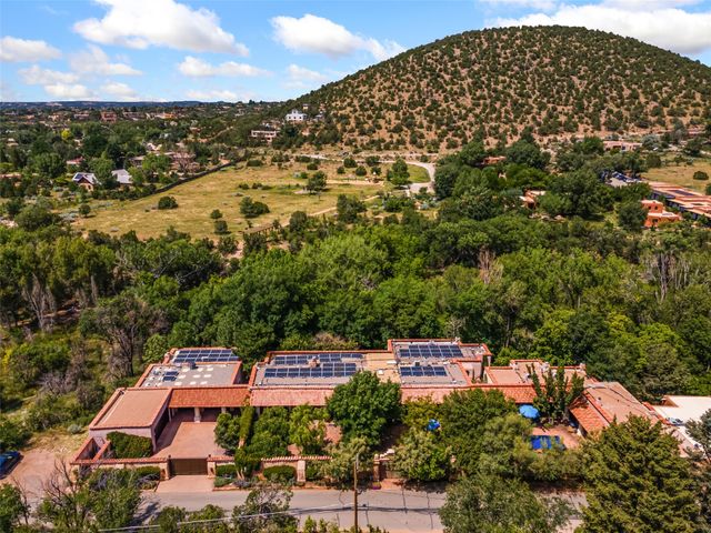 1379 Canyon Road, Santa Fe, NM 87501