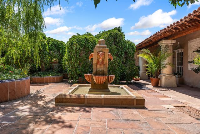 1379 Canyon Road, Santa Fe, NM 87501