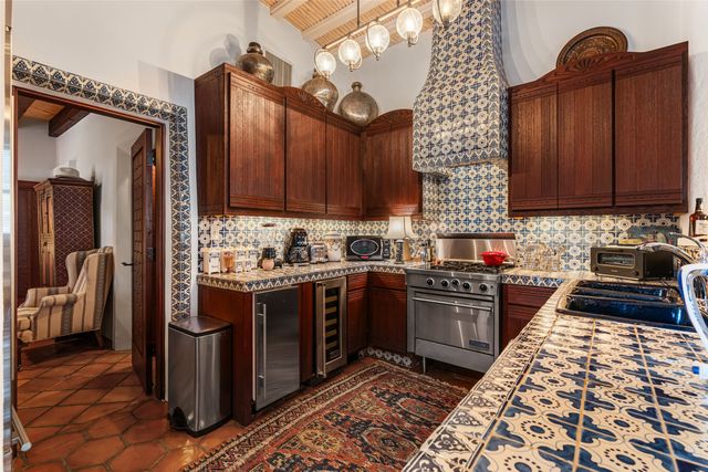 1379 Canyon Road, Santa Fe, NM 87501