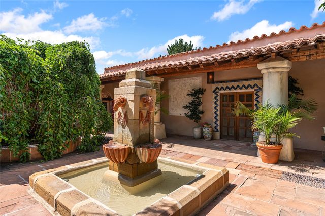 1379 Canyon Road, Santa Fe, NM 87501