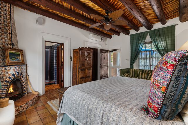 1379 Canyon Road, Santa Fe, NM 87501