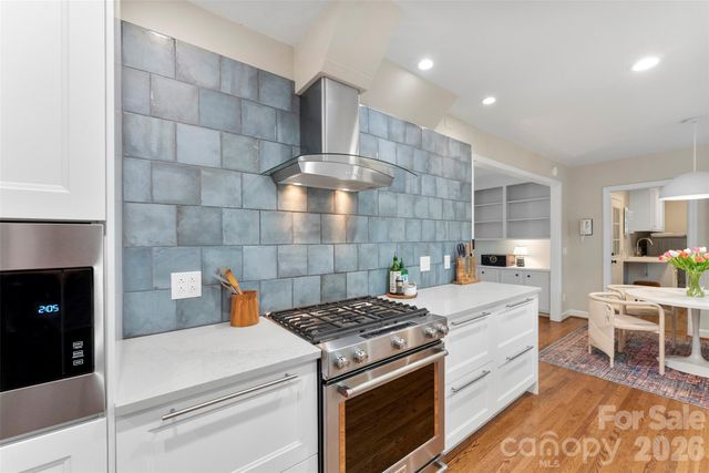 6613 Rocky Falls Road, Charlotte, NC 28211