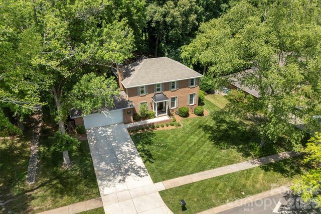 6613 Rocky Falls Road, Charlotte, NC 28211