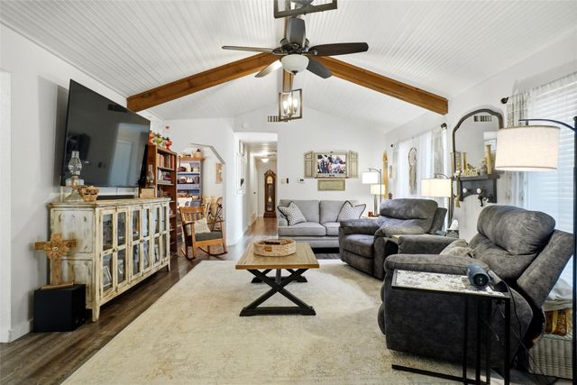 902 Meadowcreek Street, Krum, TX 76249