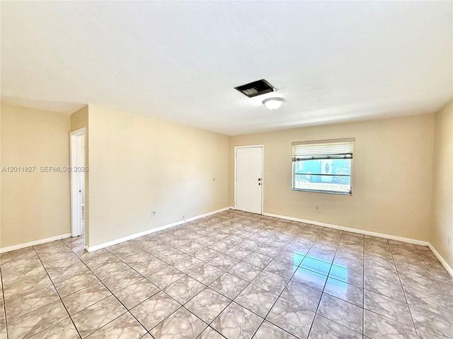 1970 NW 104th St 1970, Miami, FL 33147