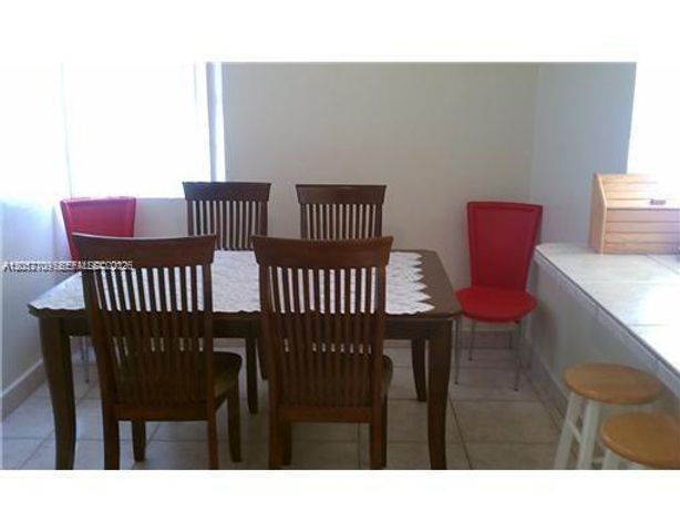 6410 SW 39th St, Miami, FL 33155