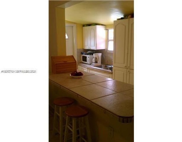 6410 SW 39th St, Miami, FL 33155