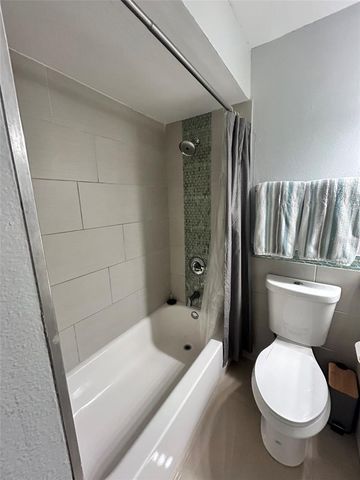 8766 MALLARD RESERVE DRIVE 101, Tampa, FL 33614