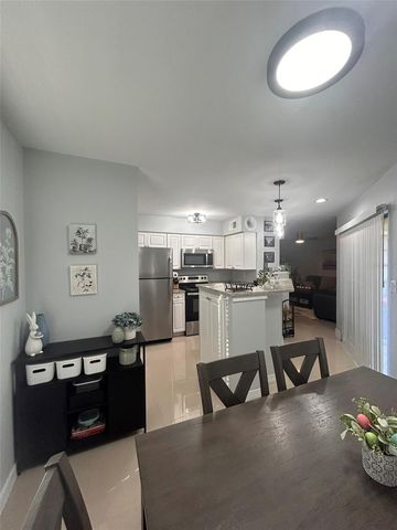 8766 MALLARD RESERVE DRIVE 101, Tampa, FL 33614