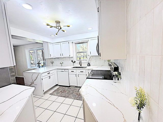 1891 BECK STREET, Menasha, WI 54952