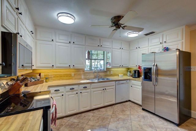 510 Trappers Trail, Mount Vernon, TX 75457